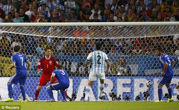 Argentina - Bosnia (2-1): Điệu Tango chưa khớp nhịp ảnh 8