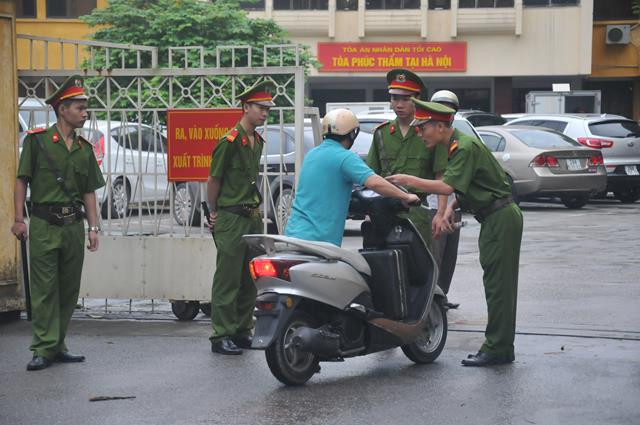 Dương Chí Dũng, Mai Văn Phúc khai nhận rượu ngoại, phong bì ảnh 10