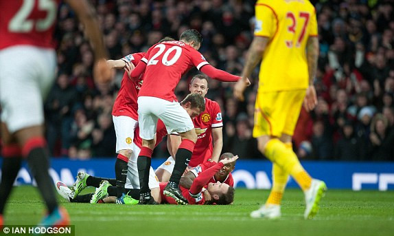 M.U vs Liverpool (3-0): Old Trafford 'chôn vùi' Lữ đoàn đỏ ảnh 10