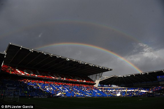Ronaldo lập cú đúp, Real hả hê ôm Siêu Cup ảnh 18