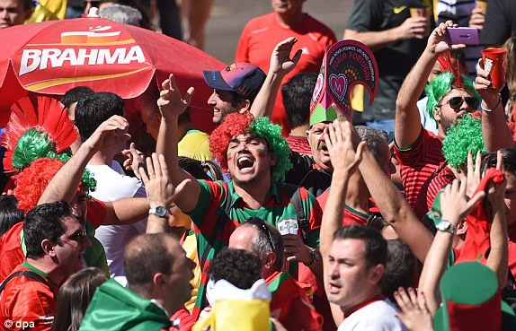 Ronaldo 'khai hỏa', Bồ vẫn phải tức tưởi hồi hương ảnh 16