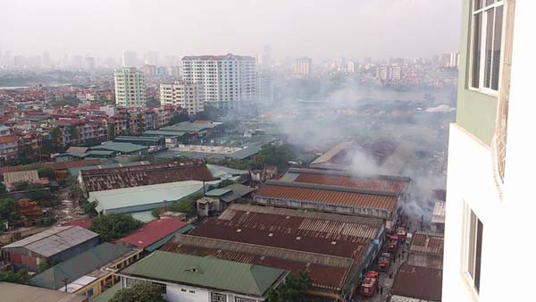 Cháy lớn ở phố Đại Từ, hai nhà xưởng chìm trong lửa khói ảnh 11