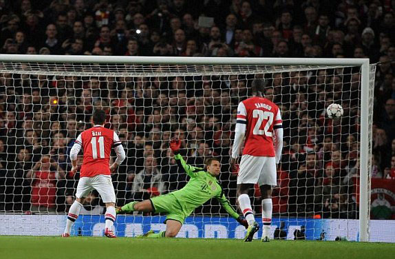 Hạ Arsenal, Bayern đặt một chân vào tứ kết ảnh 5