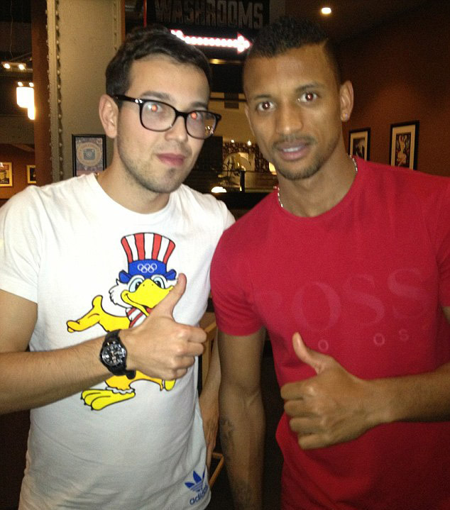 Van Persie thăng hoa, M.U ngược dòng kỳ vĩ ảnh 2