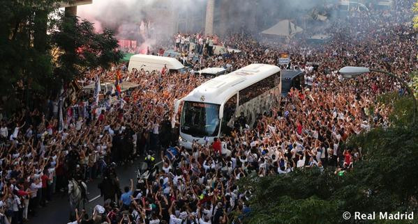 Real Madrid vs Barcelona (3-1): Khúc khải hoàn màu trắng ảnh 16