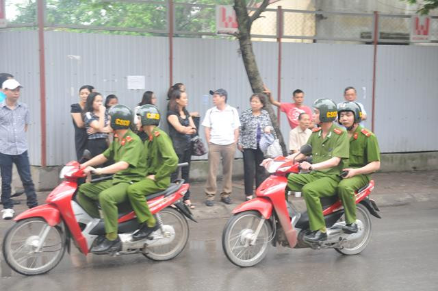 Dương Chí Dũng, Mai Văn Phúc khai nhận rượu ngoại, phong bì ảnh 11