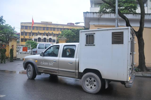 Dương Chí Dũng, Mai Văn Phúc khai nhận rượu ngoại, phong bì ảnh 13