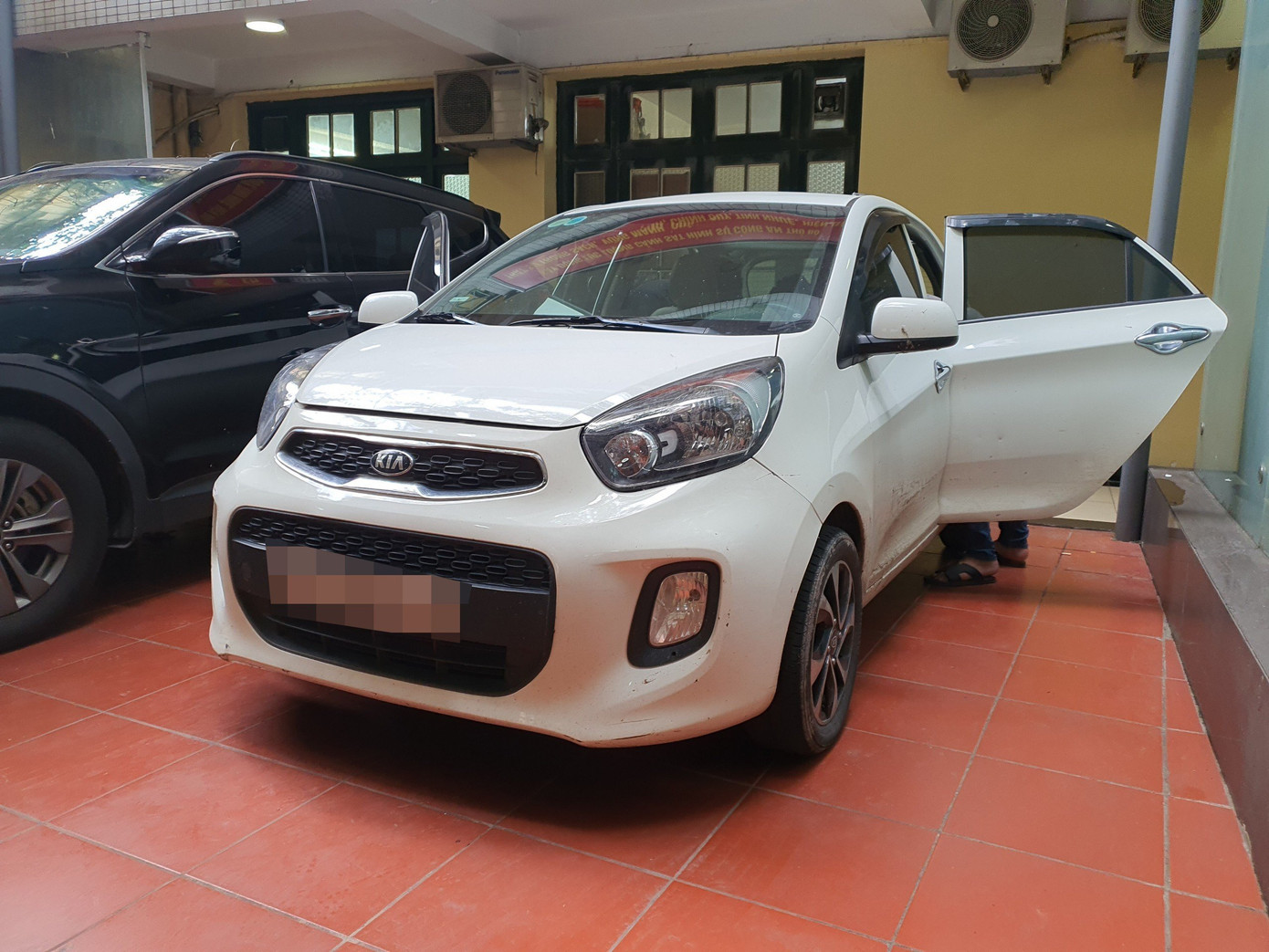 Xe ô tô mà đối tượng sử dụng để bắt cóc bé trai 7 tuổi.