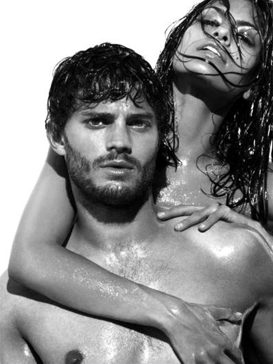 Eva Mendes và Jamie Dornann nóng bỏng cùng Jeans ảnh 1