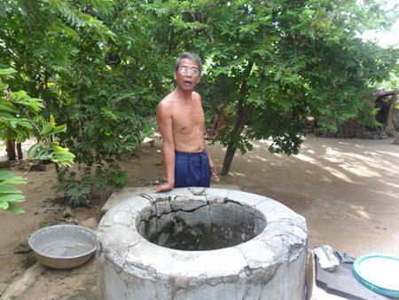 Ông Dự bên giếng “lạ”