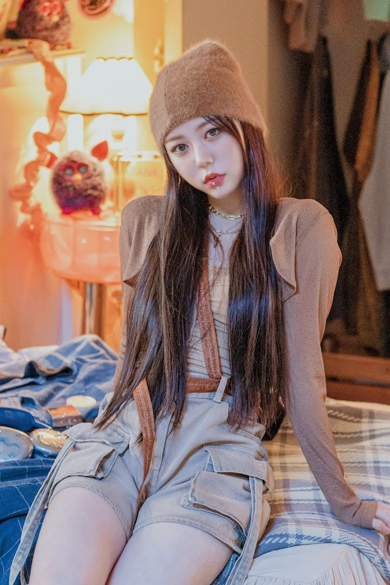 9. Hyerin ra mắt với tư cách thành viên nhóm tripleS. Cô sinh ngày 4/12/2007. 9. Hyerin ra mắt với tư cách thành viên nhóm tripleS. Cô sinh ngày 4/12/2007.