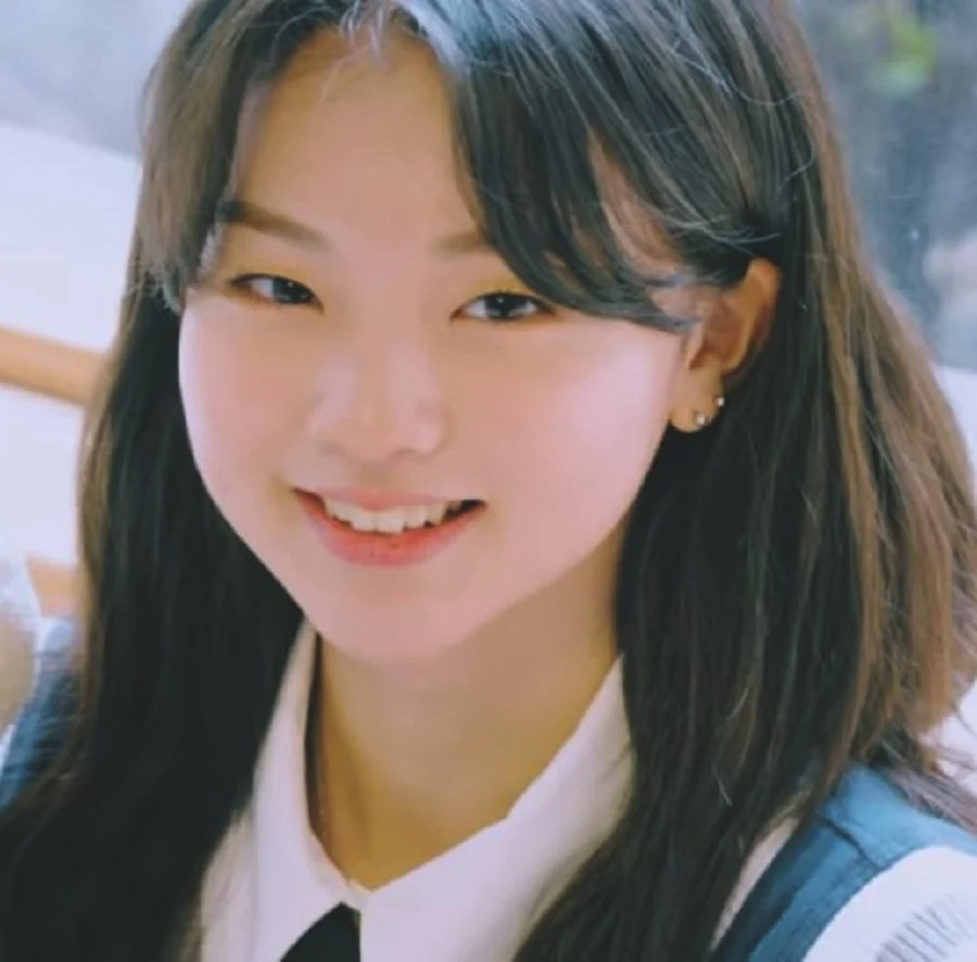 5. Yeonji sinh ngày 8/1/2008, là thành viên nhóm tripleS. 5. Yeonji sinh ngày 8/1/2008, là thành viên nhóm tripleS.