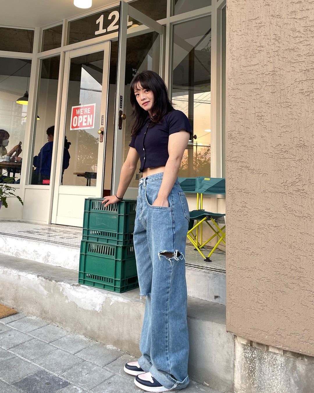 Từ hình ảnh và video trên Instagram có thể thấy các bài tập của Lee có cường độ cao, đòi hỏi sức mạnh và tốc độ. Ảnh: IG.