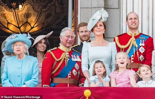 Harry và Meghan không được đứng trên ban công Cung điện Buckingham để chào người dân như khi còn là thành viên hoàng gia. Ảnh: Wire Images.