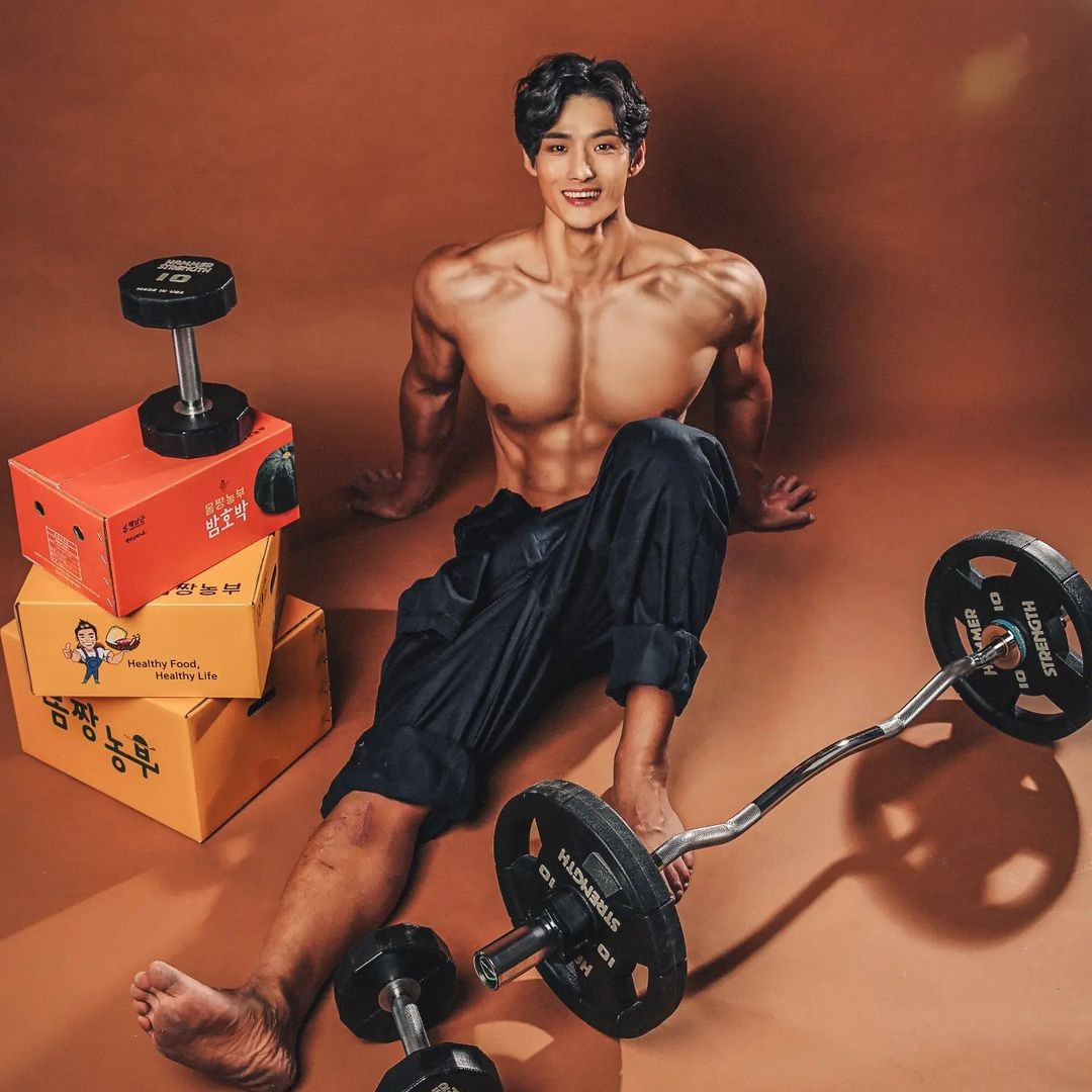 Kim xuất thân là huấn luyện viên thể thao trong đại học. Ảnh: IG. Kim xuất thân là huấn luyện viên thể thao trong đại học. Ảnh: IG.