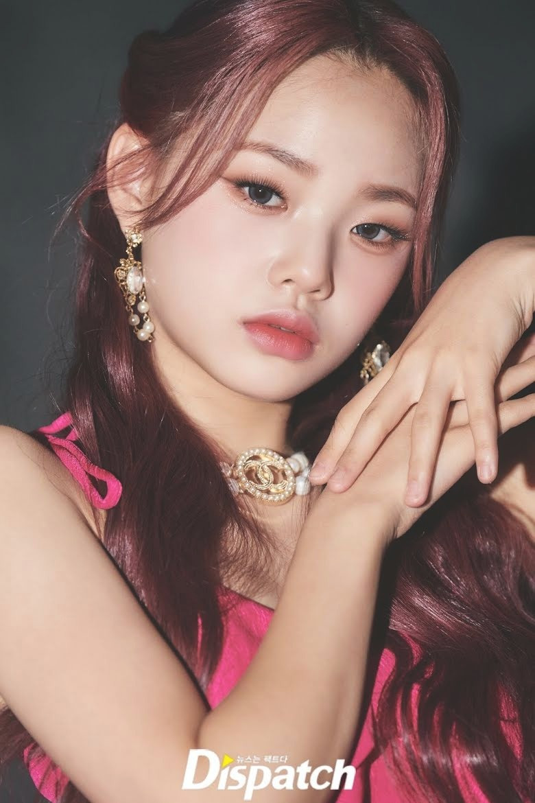 4. Boeun hát dẫn trong nhóm CLASS:y. Cô sinh ngày 11/2/2008. 4. Boeun hát dẫn trong nhóm CLASS:y. Cô sinh ngày 11/2/2008.