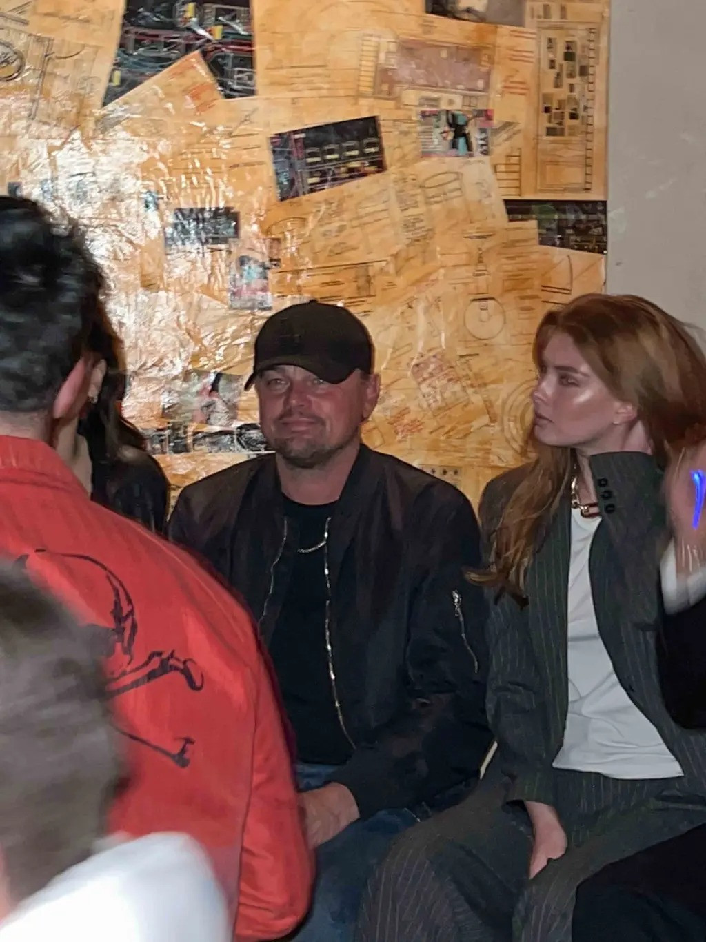 Bức ảnh gây xôn xao truyền thông quốc tế của Leonardo DiCaprio và Eden Polani. Ảnh: BackGrid.