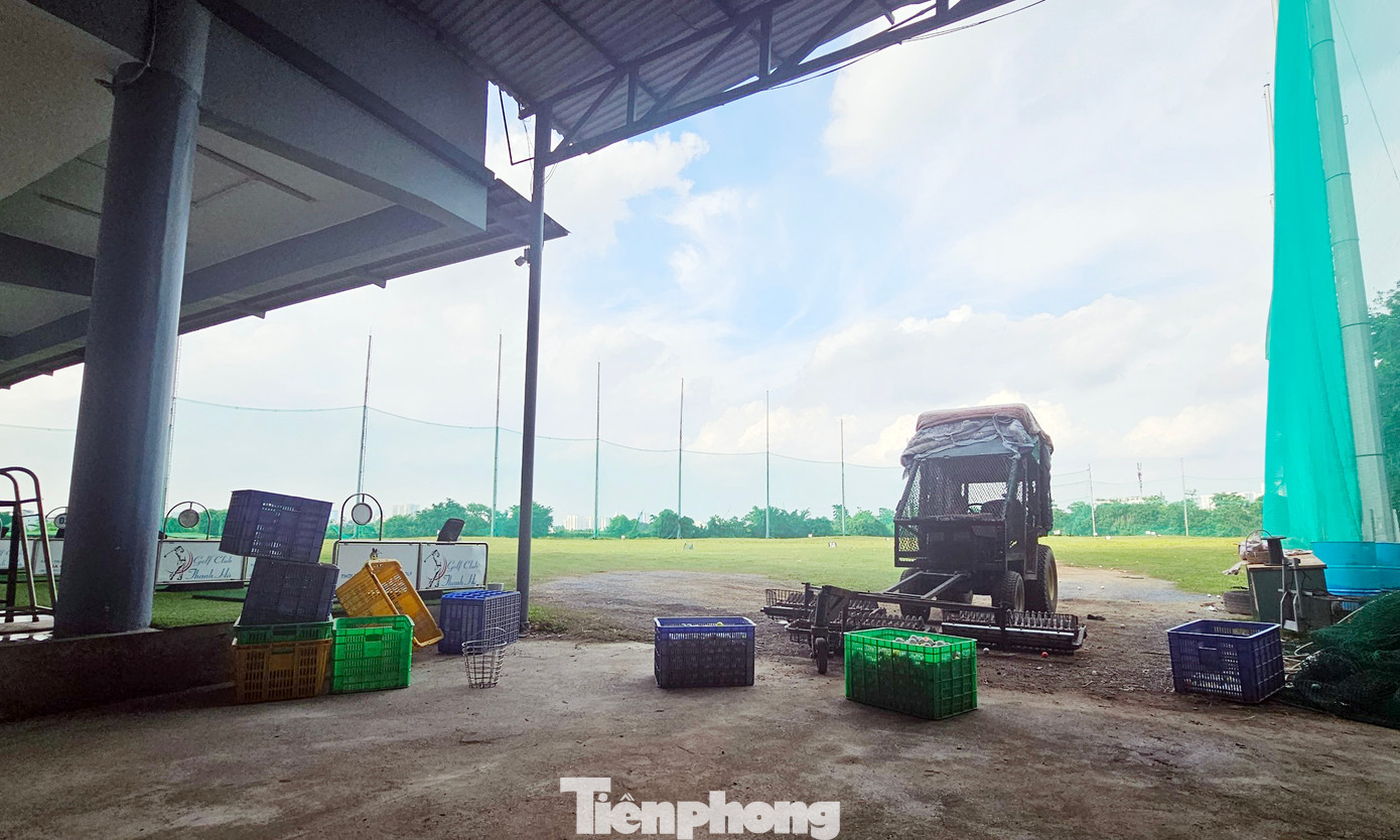 Bên trong sân tập golf Thanh Hà "mọc" sai quy hoạch với quy mô khủng.