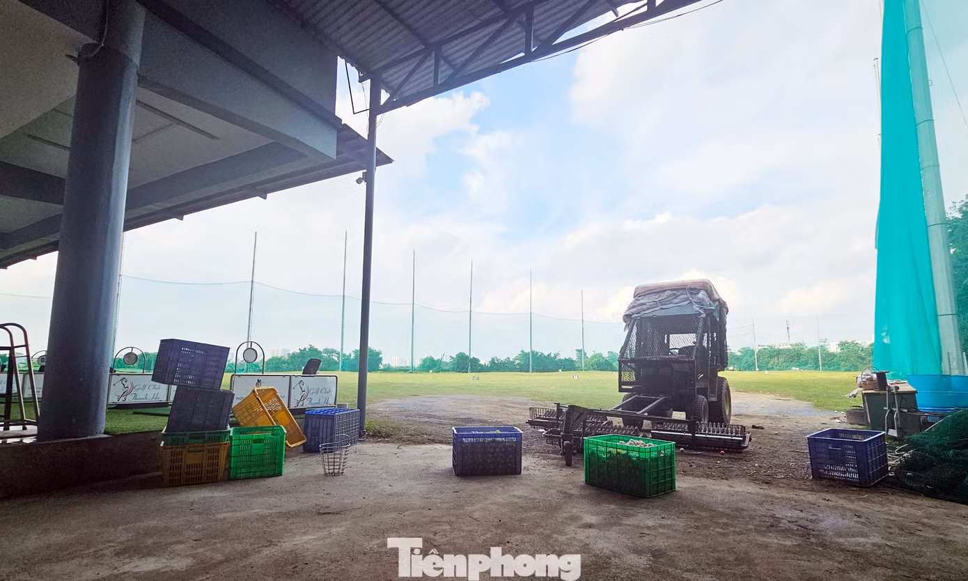 Bên trong sân tập golf Thanh Hà "mọc" sai quy hoạch với quy mô khủng.
