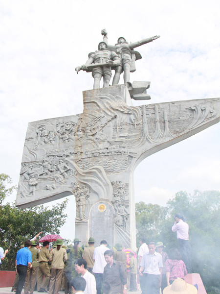 Đài tưởng niệm TNXP tại Thanh Hóa. Ảnh: Trường Phong. Đài tưởng niệm TNXP tại Thanh Hóa. Ảnh: Trường Phong