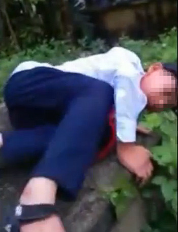 ...khiến một bạn say đổ gục