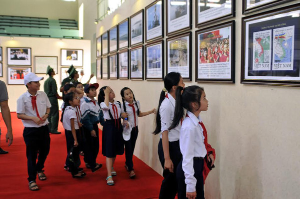 Khai mạc triển lãm Hoàng Sa, Trường Sa ở Gia Lai ảnh 9