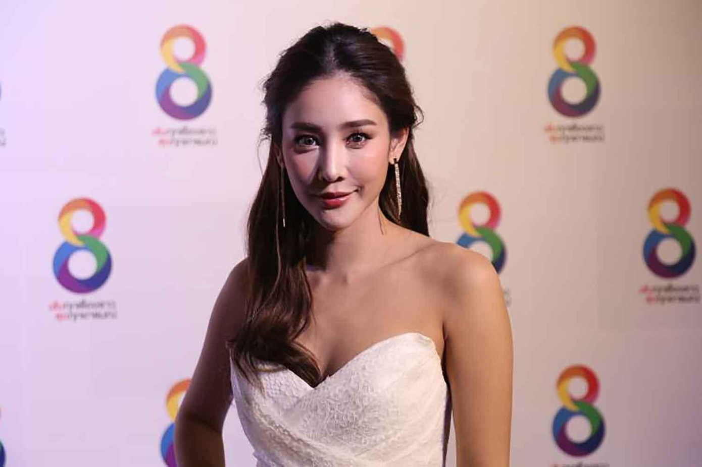 Nida "Tangmo" Patcharaveerapong được xác định đã qua đời ở tuổi 37. Nida "Tangmo" Patcharaveerapong được xác định đã qua đời ở tuổi 37.