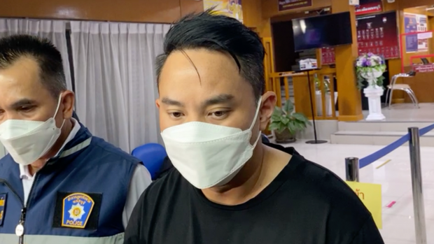 Ông Por thừa nhận những người trên tàu, bao gồm Tangmo, không mặc áo phao.