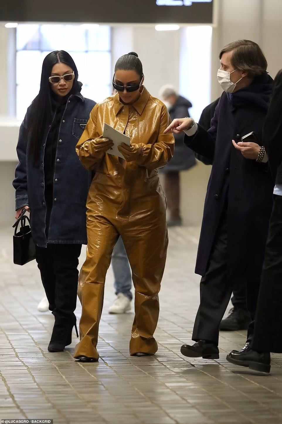 Theo Daily Mail, ngôi sao truyền hình thực tế Mỹ đã khẳng định rằng, không có sự hỗ trợ, tư vấn của chồng cũ Kanye West, cô vẫn dư sức khiến bản thân tỏa sáng tại một trong những kinh đô thời trang lớn nhất thế giới.