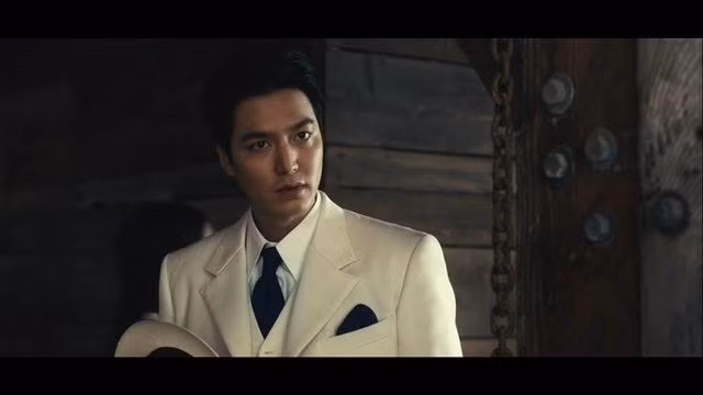 Lee Min Ho có tạo hình bảnh bao, lịch lãm. Lee Min Ho có tạo hình bảnh bao, lịch lãm.