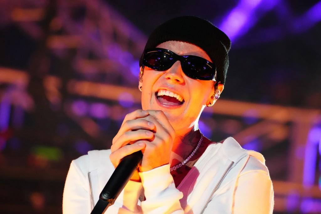 Justin Bieber mắc COVID-19. Justin Bieber mắc COVID-19.