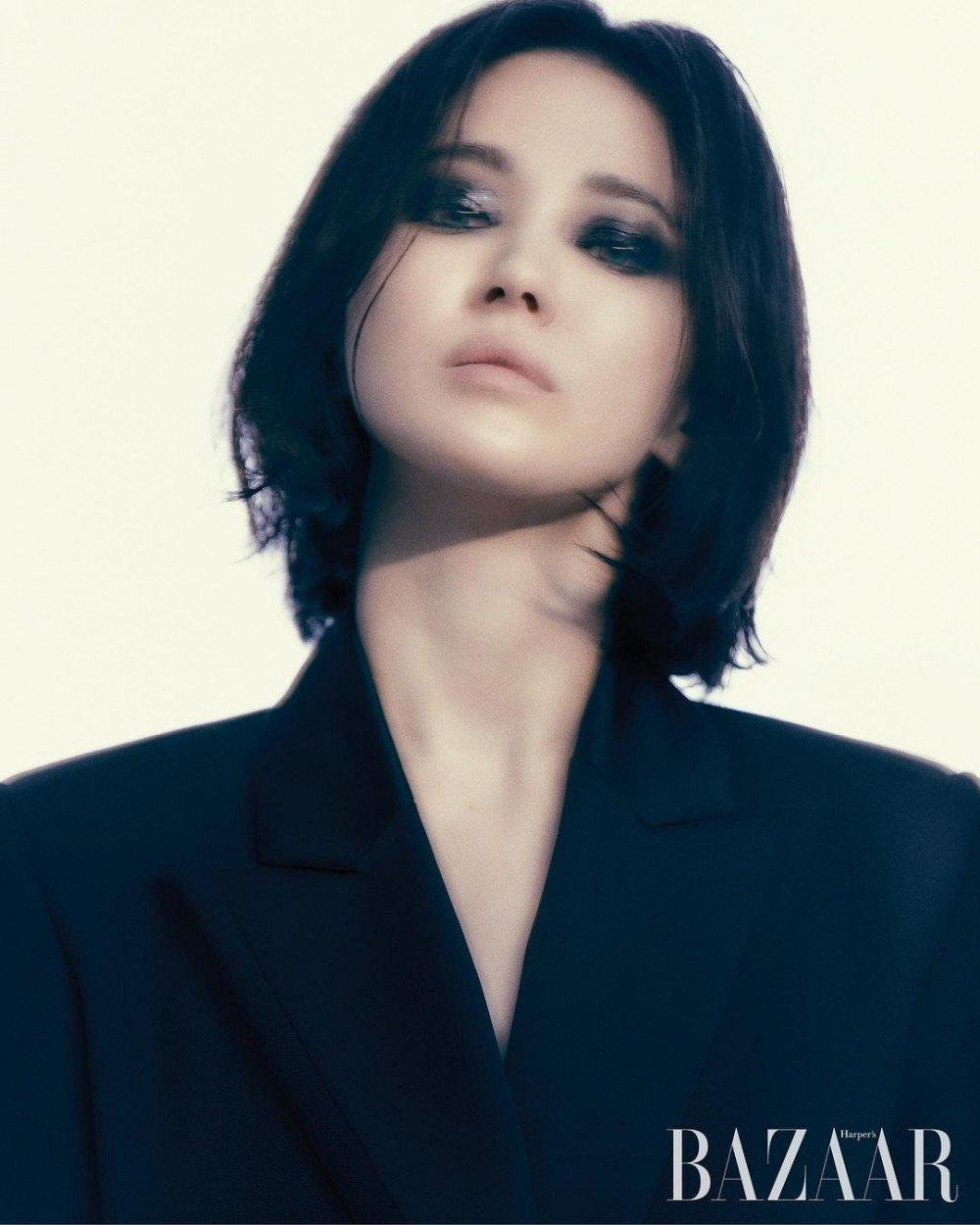 Hai bộ phim gần đây nhất của cô là "Gặp gỡ" (2018) và "Bây giờ, chúng ta đang chia tay" (2021) đều không được đánh giá cao. Cô bị chê "một màu", không tạo được điểm nhấn hay đột phá trong diễn xuất.