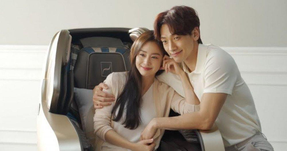 Kim Tae Hee và Bi Rain bị một phụ nữ trung niên quấy rối.