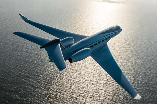 Kim Kardashian vừa sở hữu chuyên cơ mới.