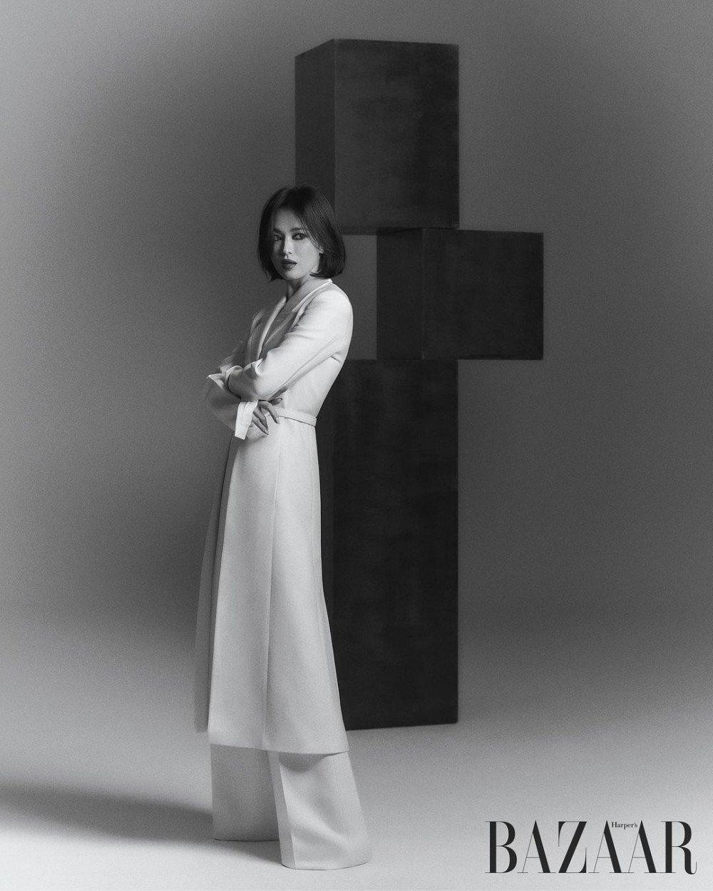 Nhan sắc ngày một "thăng hạng", nhưng kỹ năng diễn xuất của Song Hye Kyo vẫn "dậm chân tại chỗ".