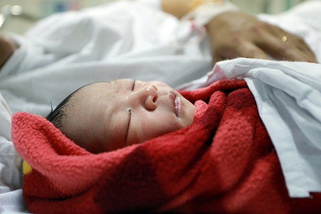 Chị Duyên nhập viện Phụ sản Trung ương lúc 20h30 ngày 31/10 và đến 2h45 sáng 1/11 thì hạ sinh 