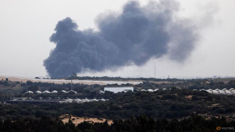 Khói bay lên tại một địa điểm thuộc thuộc Dải Gaza nhìn từ miền nam Israel ngày 4/11. (Ảnh: Reuters)