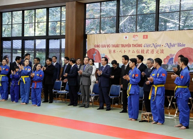 Chủ tịch nước Võ Văn Thưởng dự buổi giao lưu võ thuật Việt Nam - Nhật Bản. (Ảnh: TTXVN)