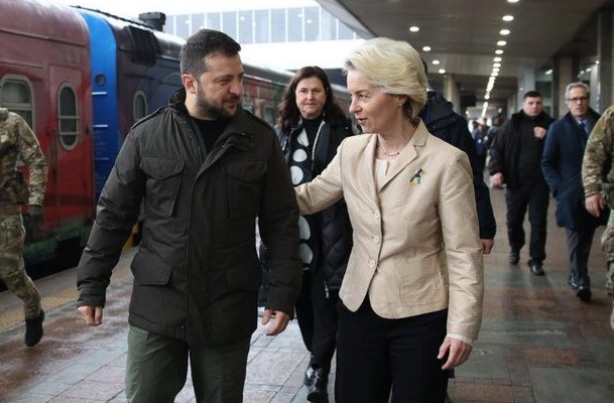 Chủ tịch EC Ursula von der Leyen vừa có chuyến thăm Ukraine. (Ảnh: Reuters) Chủ tịch EC Ursula von der Leyen vừa có chuyến thăm Ukraine. (Ảnh: Reuters)