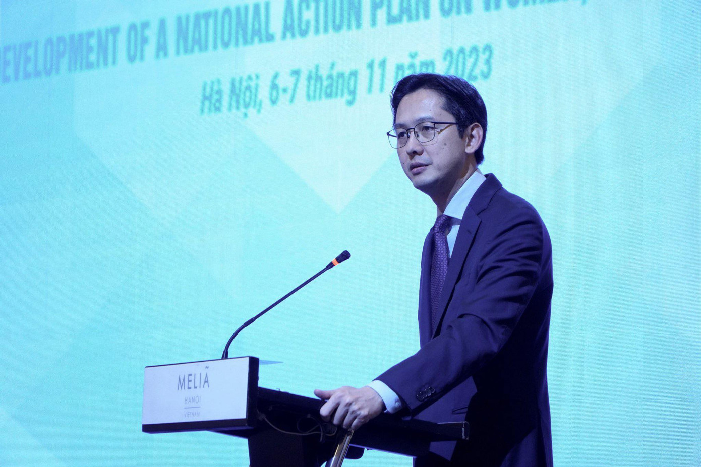 Thứ trưởng Đỗ Hùng Việt phát biểu tại hội thảo. (Ảnh: TV)