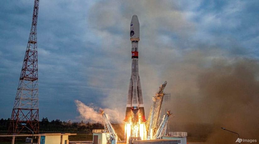 Tên lửa Soyuz-2.1b cùng tàu đổ bộ Mặt trăng Luna-25 cất cánh từ bệ phóng tại cảng vũ trụ Vostochny ở Viễn Đông Nga ngày 11/8/2023. (Ảnh: Roscosmos) Tên lửa Soyuz-2.1b cùng tàu đổ bộ Mặt trăng Luna-25 cất cánh từ bệ phóng tại cảng vũ trụ Vostochny ở Viễn Đông Nga ngày 11/8/2023. (Ảnh: Roscosmos)