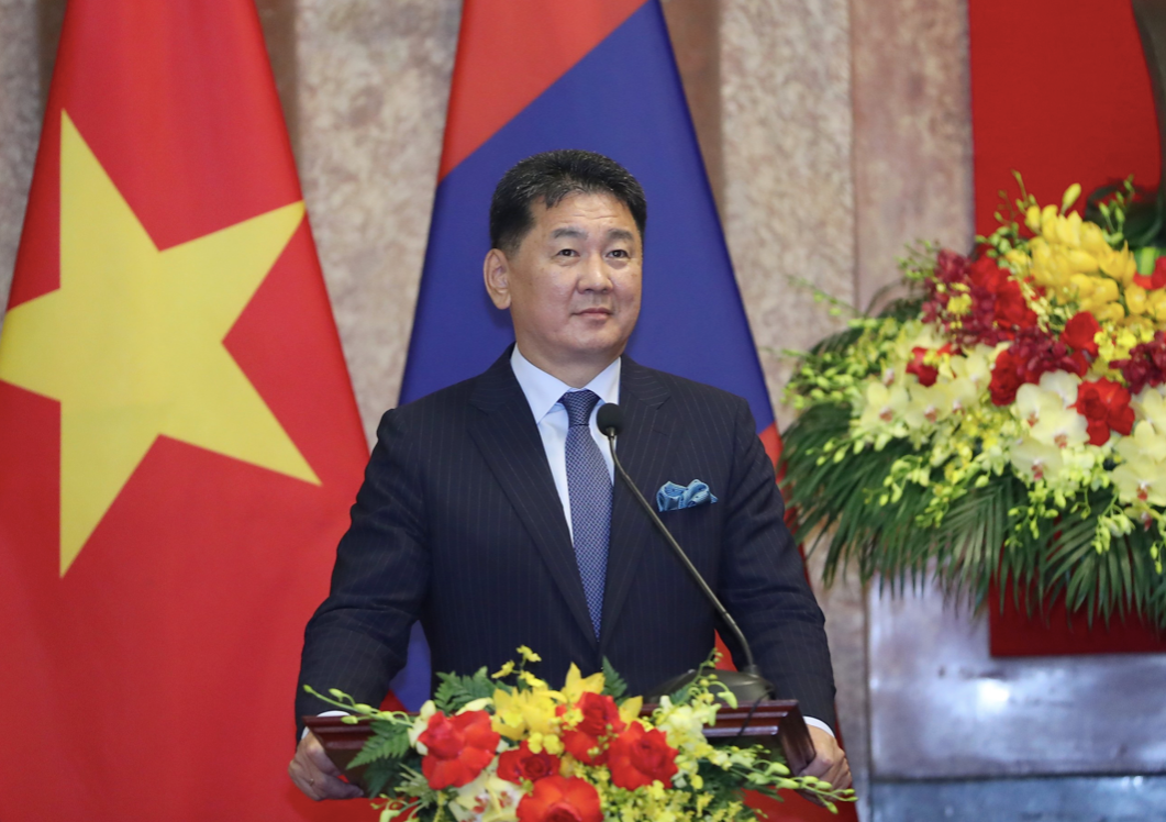 Tổng thống Mông Cổ Khurelsukh tại cuộc họp báo chung. (Ảnh: Như Ý) Tổng thống Mông Cổ Khurelsukh tại cuộc họp báo chung. (Ảnh: Như Ý)