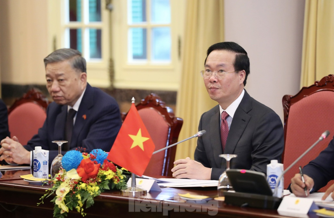 Chủ tịch nước Võ Văn Thưởng tại cuộc hội đàm với Tổng thống Mông Cổ chiều 1/11. (Ảnh: Như Ý)