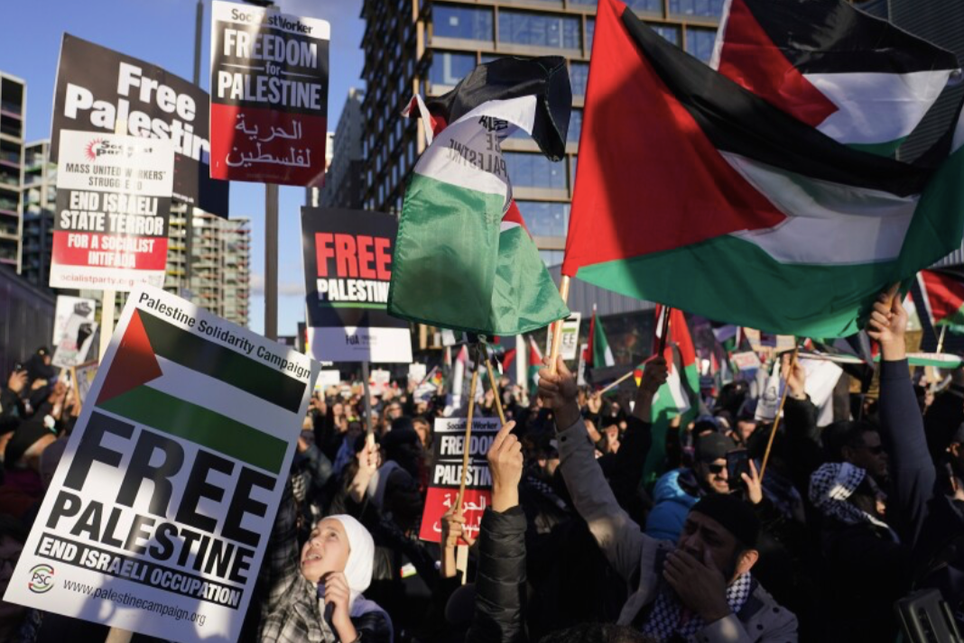 Biểu tình ở London ngày 11/11. (Ảnh: AP) Biểu tình ở London ngày 11/11. (Ảnh: AP)