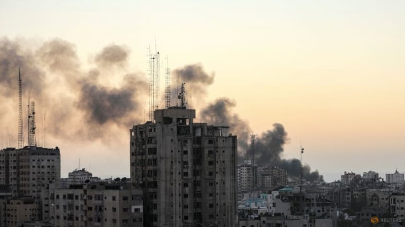 Khói bay lên ở thành phố Gaza sau cuộc tấn công của Israel ngày 7/11. (Ảnh: Reuters) Khói bay lên ở thành phố Gaza sau cuộc tấn công của Israel ngày 7/11. (Ảnh: Reuters)