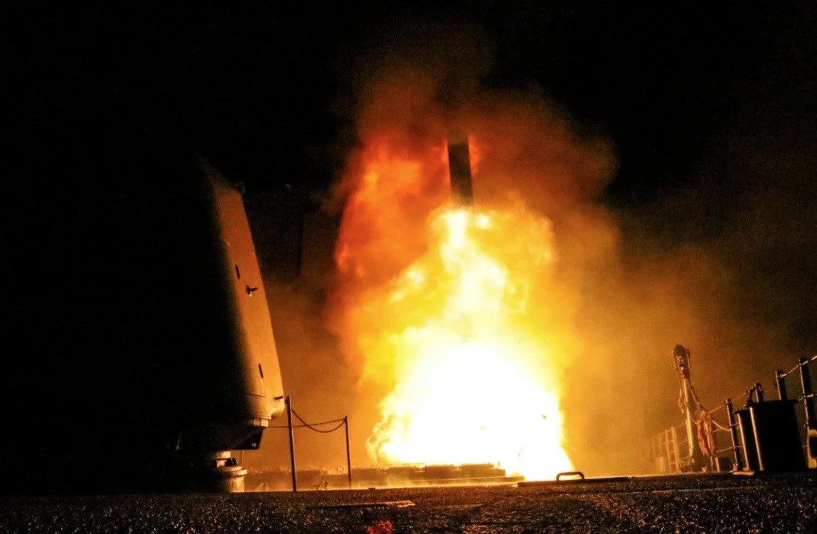 Tàu chiến Mỹ phóng thử tên lửa hành trình Tomahawk. (Ảnh: BQP Mỹ)