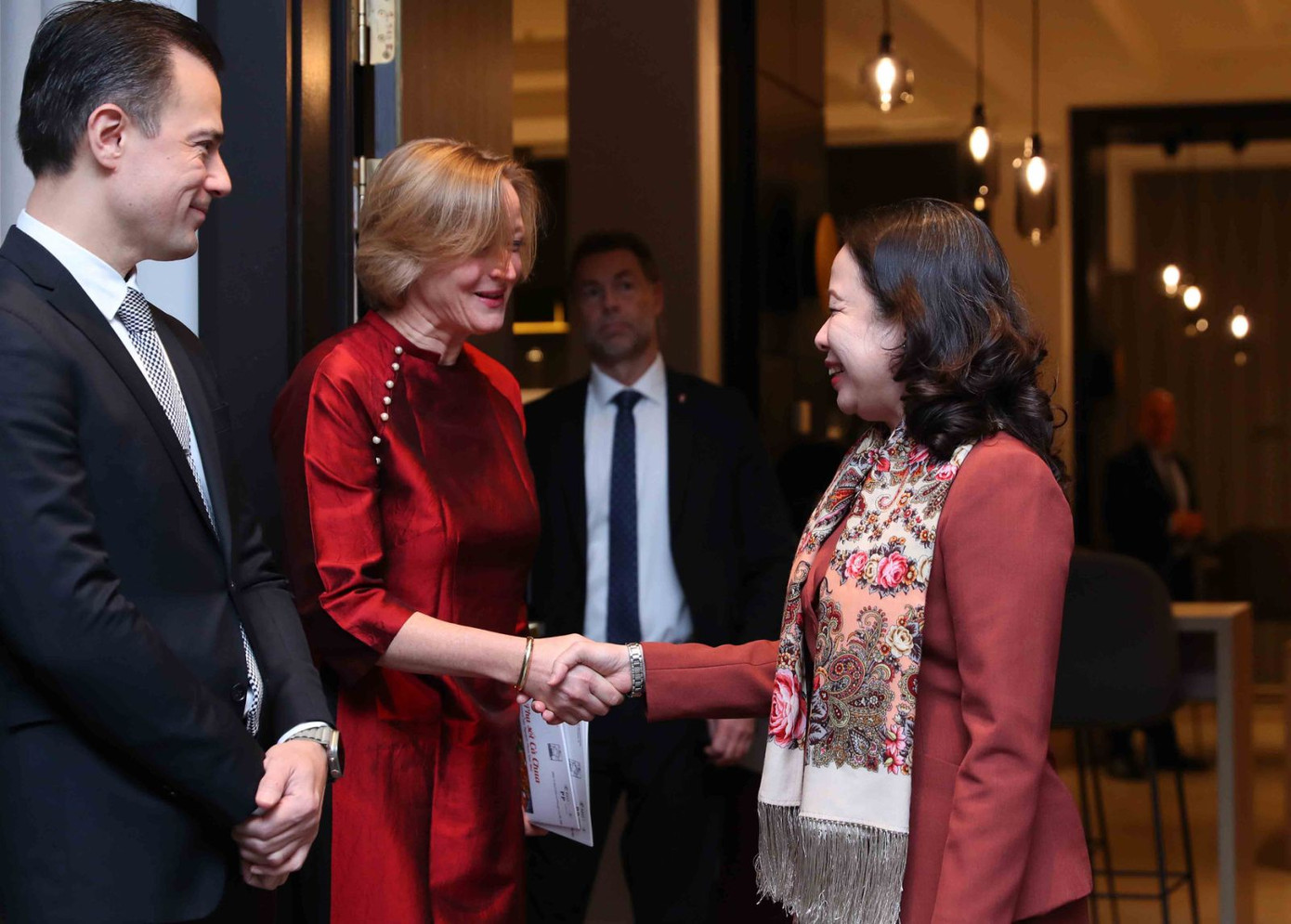 Phó Chủ tịch nước Võ Thị Ánh Xuân tiếp Chủ tịch Hội hữu nghị Đan Mạch – Việt Nam Trine Glue Đoàn. (Ảnh: Mofa)