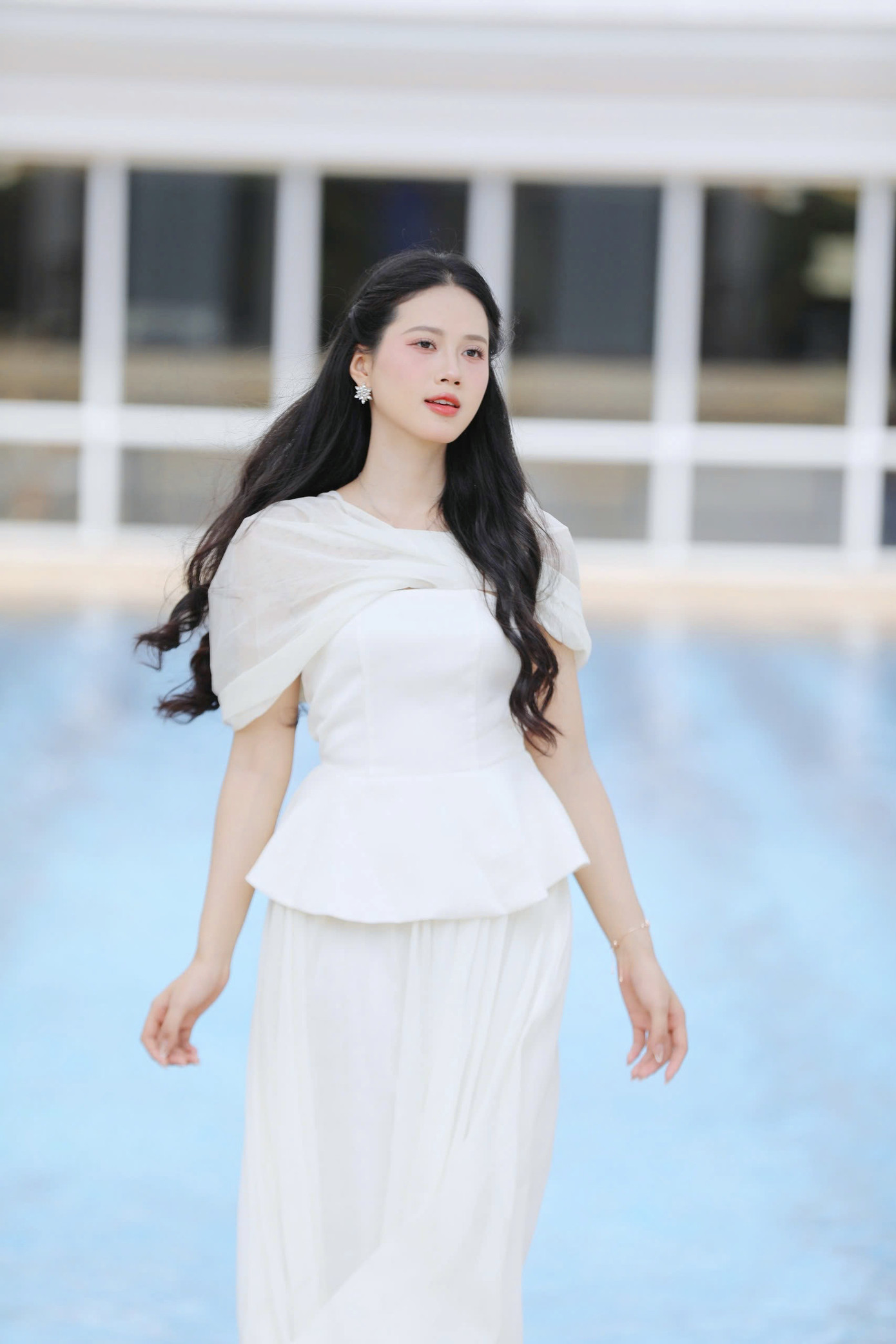 Đến hiện tại, Diệu Huyền cho rằng hành trình của mình tại Hoa hậu Việt Nam hoàn toàn xứng đáng. "Tôi biết ơn Hoa hậu Việt Nam đã giúp tôi cải thiện ngoại hình, cách ăn nói, tư duy và thay đổi từ bên trong. Tôi có nhiều trải nghiệm tuyệt vời và muốn lan tỏa giá trị tích cực của cuộc thi đến các bạn trẻ. Cứ dám nghĩ, dám làm, bạn sẽ thấy bản thân đạt được thành tựu mình chưa bao giờ nghĩ tới", Diệu Huyền nói. Đến hiện tại, Diệu Huyền cho rằng hành trình của mình tại Hoa hậu Việt Nam hoàn toàn xứng đáng. "Tôi biết ơn Hoa hậu Việt Nam đã giúp tôi cải thiện ngoại hình, cách ăn nói, tư duy và thay đổi từ bên trong. Tôi có nhiều trải nghiệm tuyệt vời và muốn lan tỏa giá trị tích cực của cuộc thi đến các bạn trẻ. Cứ dám nghĩ, dám làm, bạn sẽ thấy bản thân đạt được thành tựu mình chưa bao giờ nghĩ tới", Diệu Huyền nói.