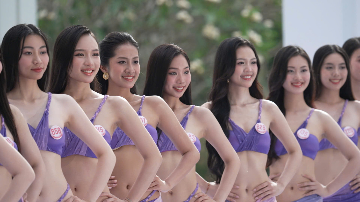 Thí sinh Hoa hậu Việt Nam khoe dáng nóng bỏng trong phần trình diễn bikini. Thí sinh Hoa hậu Việt Nam khoe dáng nóng bỏng trong phần trình diễn bikini.