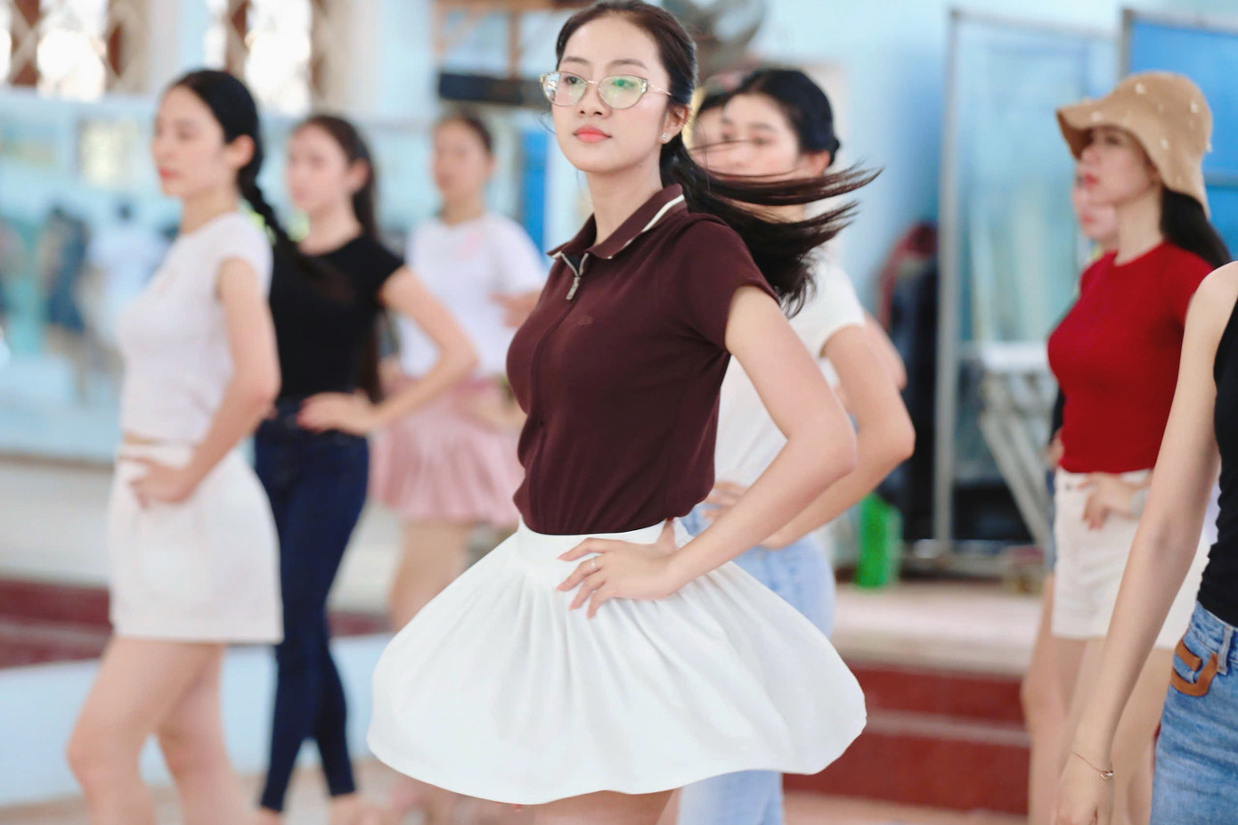 Nhận xét về Top 25 Hoa hậu Việt Nam 2024, biên đạo Phạm Anh Phương cho rằng các cô gái có sự tiến bộ rõ rệt sau vòng chung khảo.